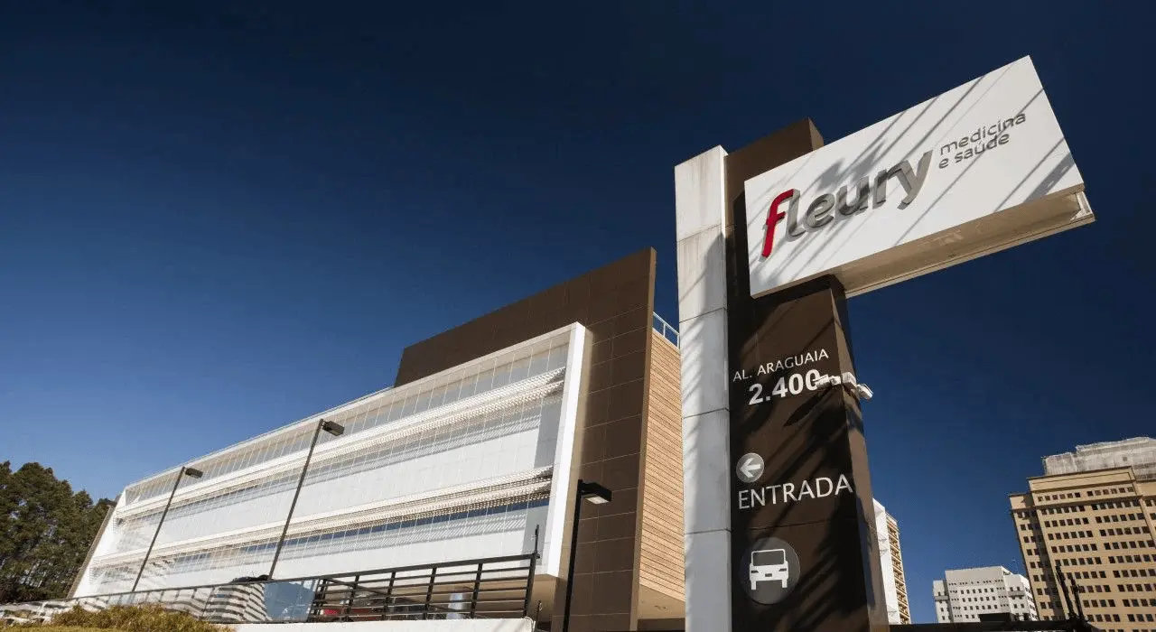 Empresa alcançou receita de R$ 2,2 bilhões com crescimento de 6,5% e manteve margem EBITDA em 27,2%
