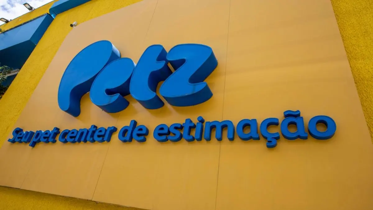 Varejista do segmento pet reporta crescimento de 7,9% na receita bruta, alcançando R$ 1 bilhão, com avanço expressivo em vendas B2C e marcas próprias